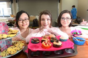Students cash in to profit