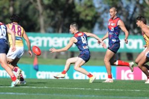 Beaconsfield forward crushes Casey in crazy quarter