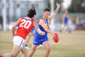 Roscoe storms home to win Ellis Medal
