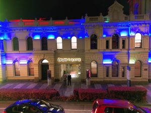 Blue light to drum up lymphoedema support