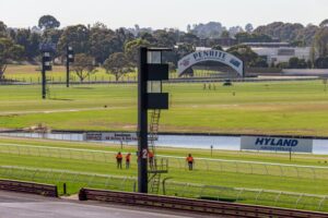 Sandown racing assured despite Kanga resignation