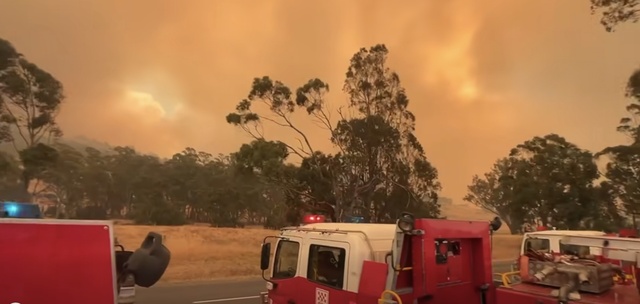 Casey fire brigades deployed to support efforts against raging bushfires